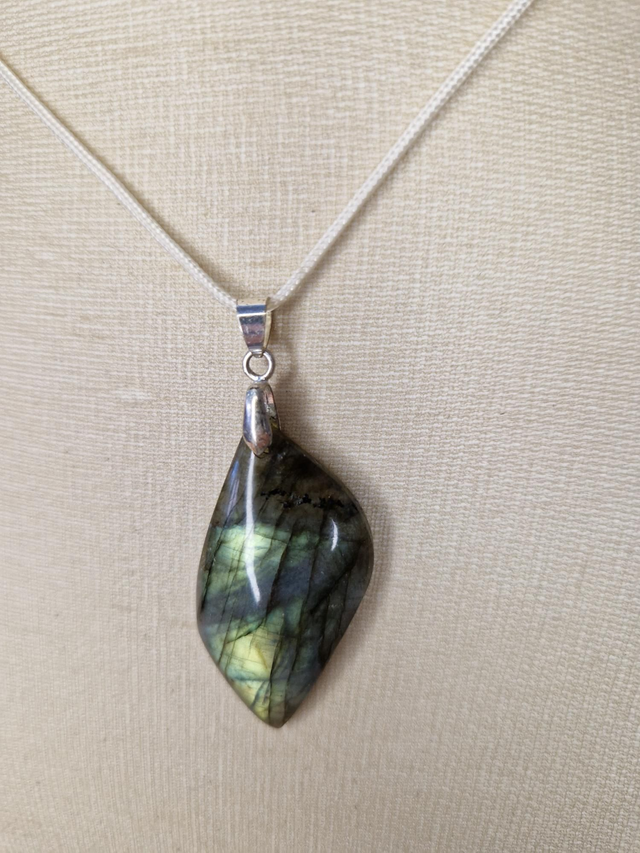 Labradorite / 003