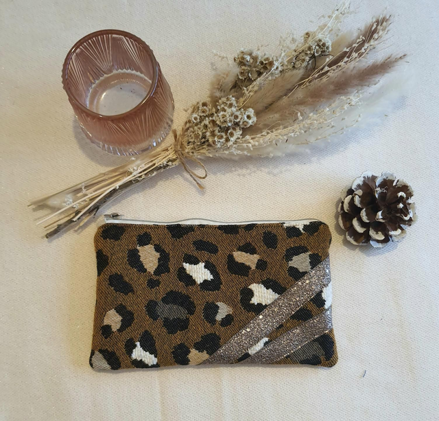 Pochette léopard marron