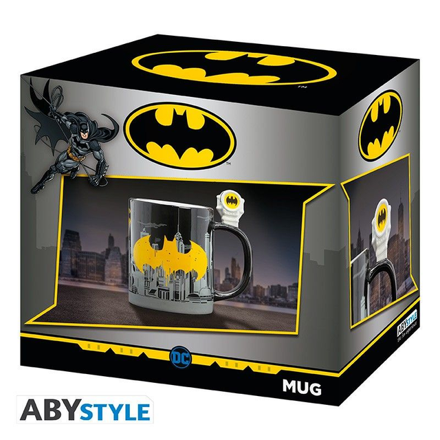 DC Comics: Bat-Signal &amp; Batman 3D Mug Handle