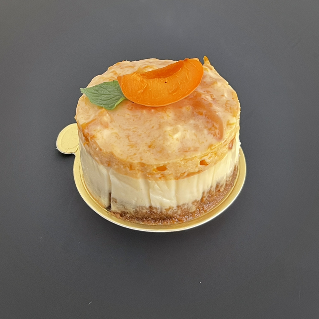 Apricot cheesecake