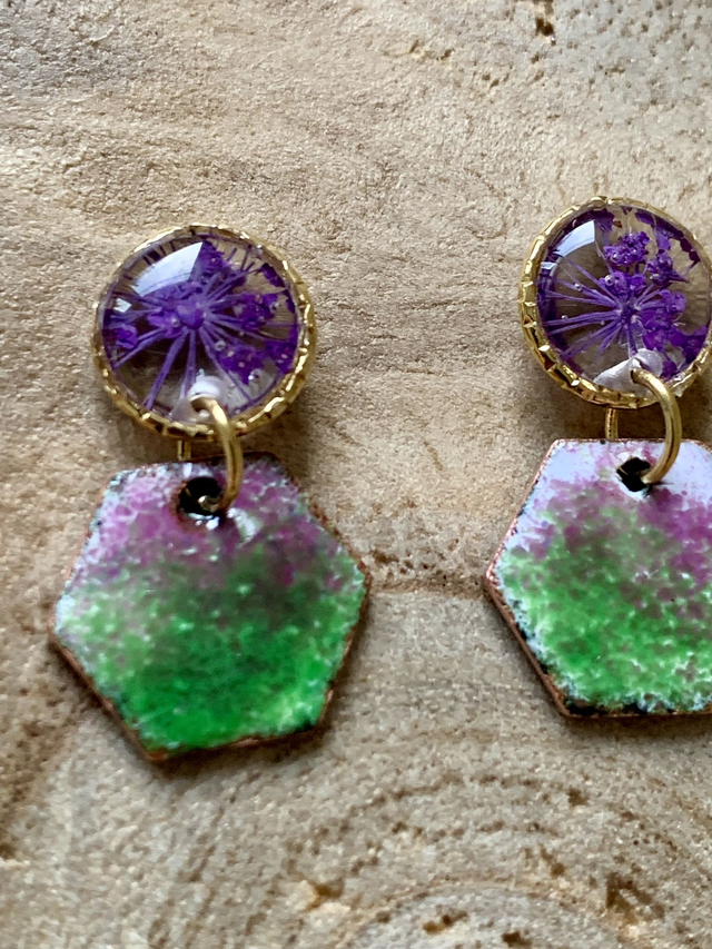 Pièces uniques - Boucles d'oreilles émail et fleurs séchées