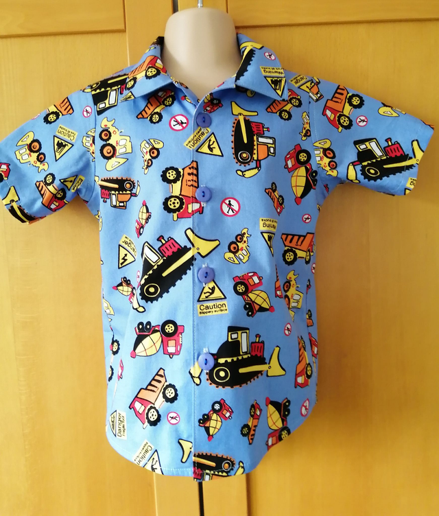Shirt - 12 mth to 7 yrs.   Construction vehicles