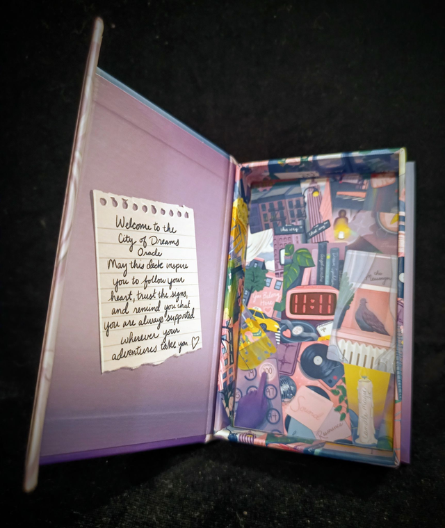 The City of Dreams Oracle: a New-York inspired Oracle deck * by Jackie Gallina