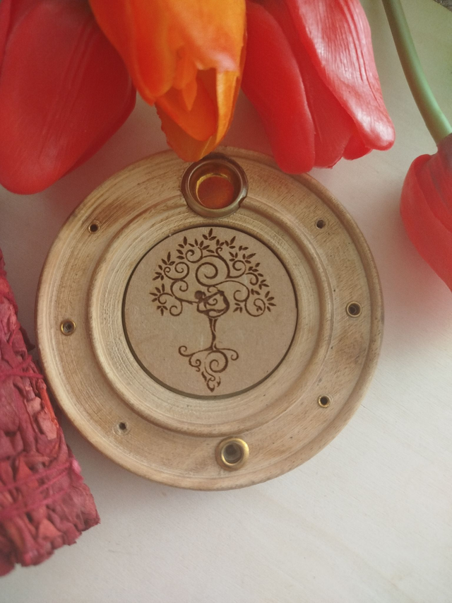 porte encens  bois arbre de vie