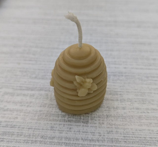 Small Beehive Candle (Approx 40g)