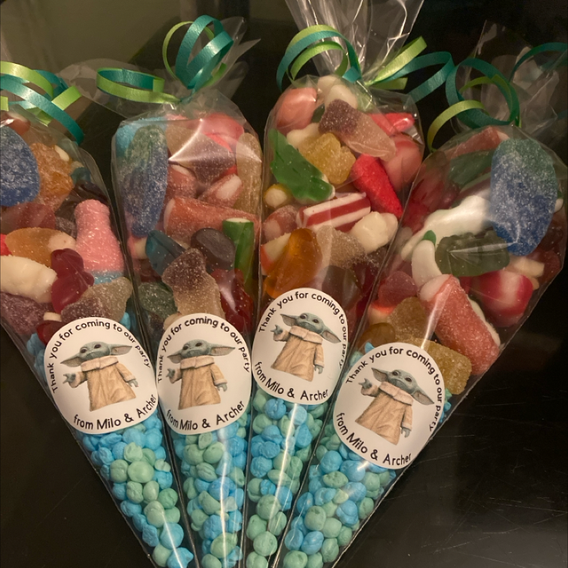 Sweet cones Baby yoda mixed green and blue cones 