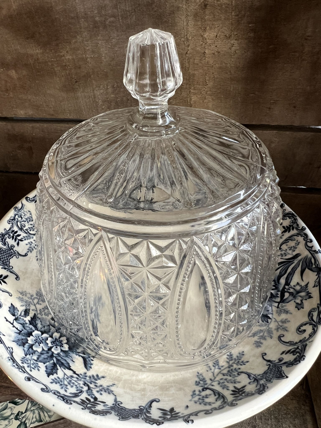 CONSTANCE - Cloche de service ancienne en cristal moulé et ciselé