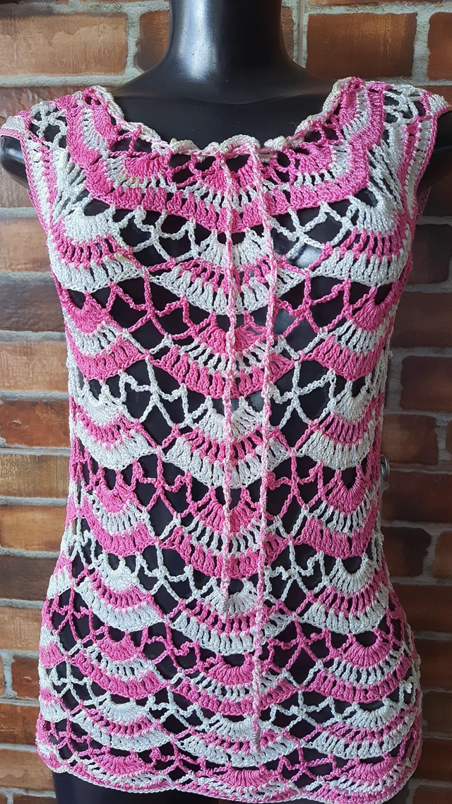 Blusa de crochê rosa com branco, T/M