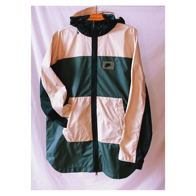 Coupe vent NIKE - état neuf - M