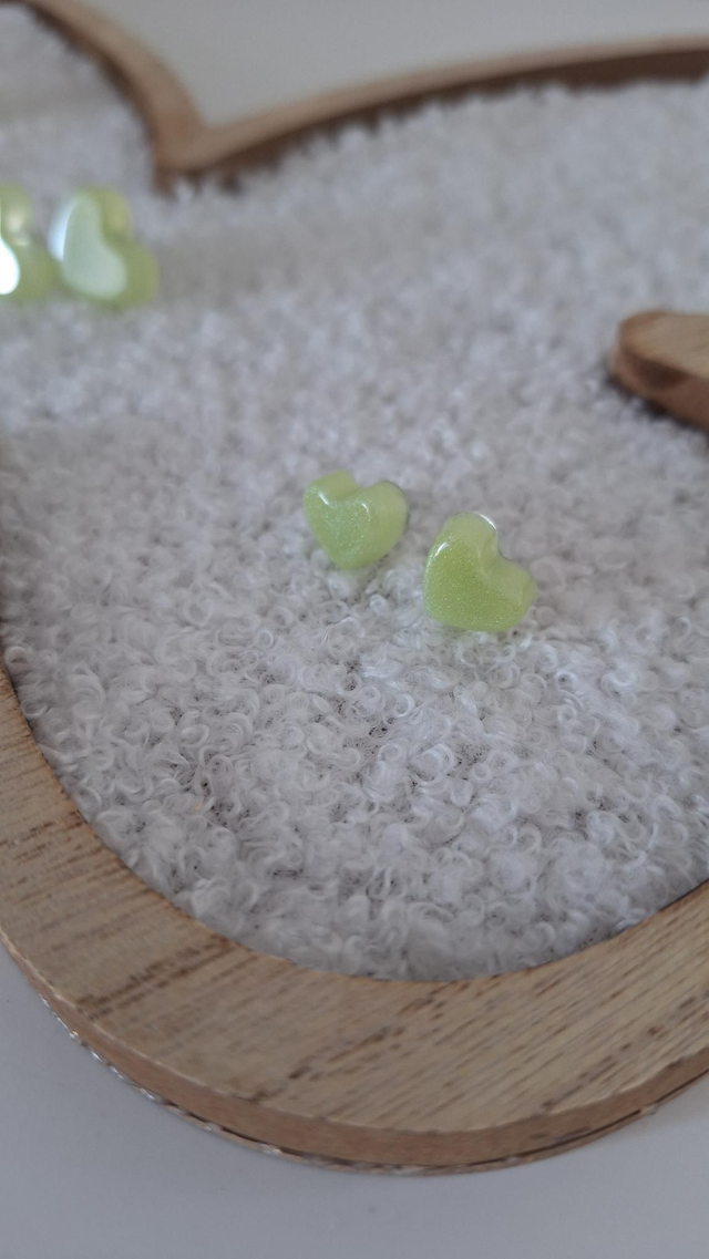 Puces petit modèle cœurs vert