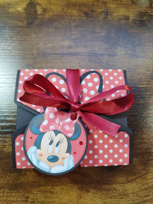 Boîte cadeau thème "Minnie rouge"
