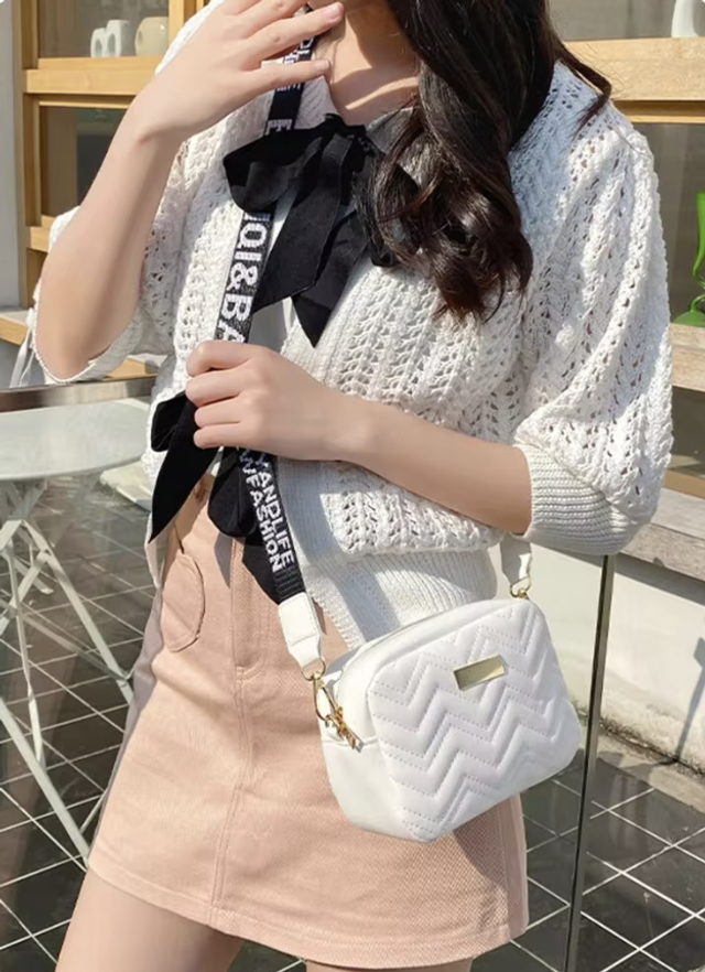 Sac à bandoulière carré brodé Wave pour femme