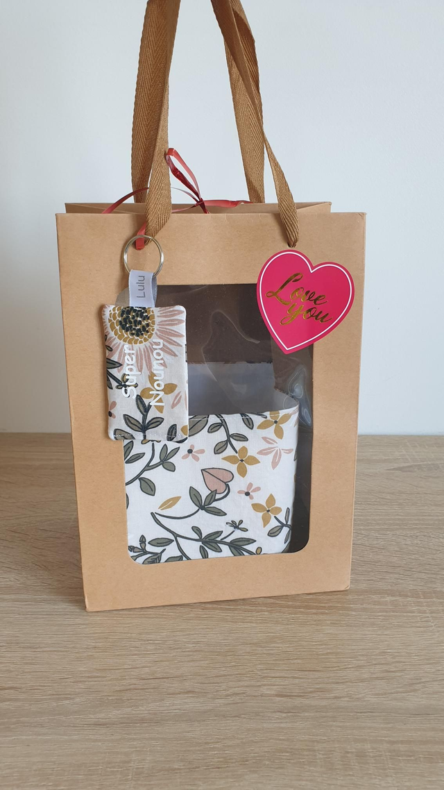 Coffret: panier +7 cotons + porte clés Super Nounou (tournesol)