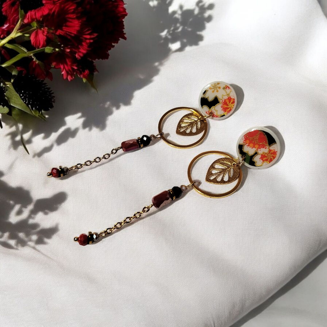 Boucles d'oreilles pendantes motifs japonais rouge et noir