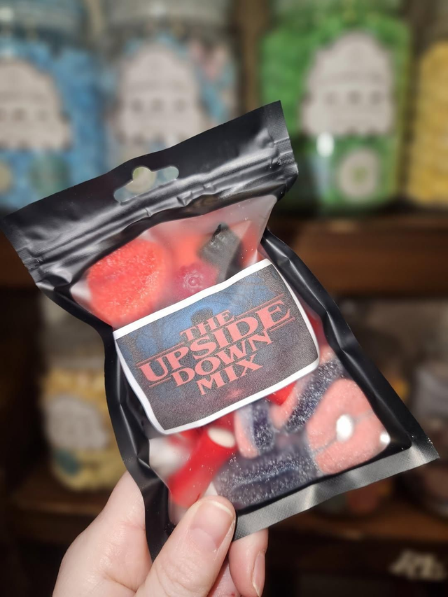 The upside down mix pouch