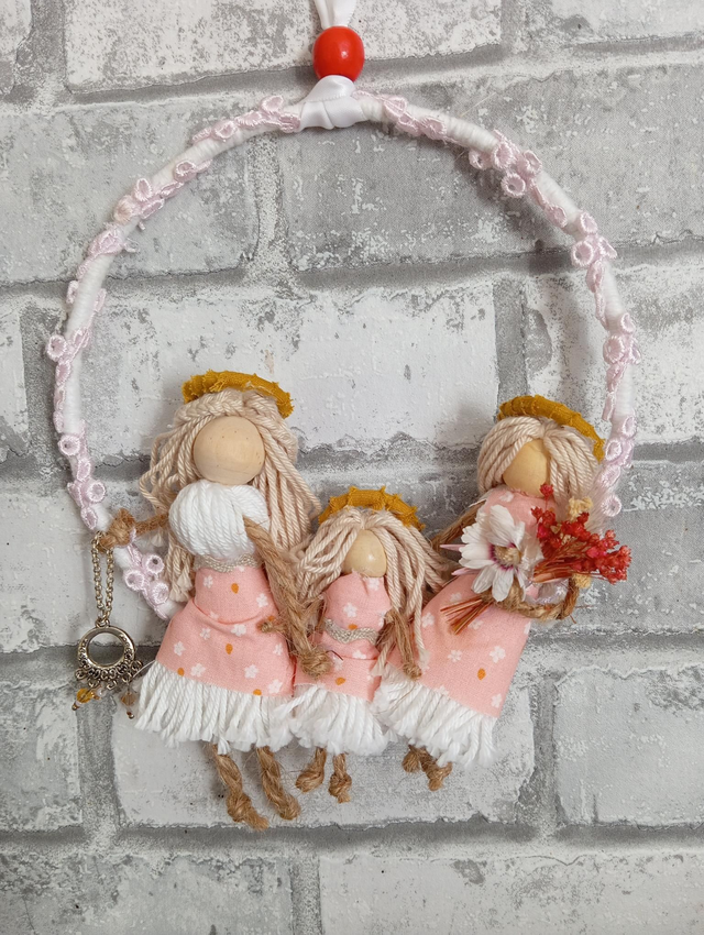 Miss Gwen, Nissan, Moli