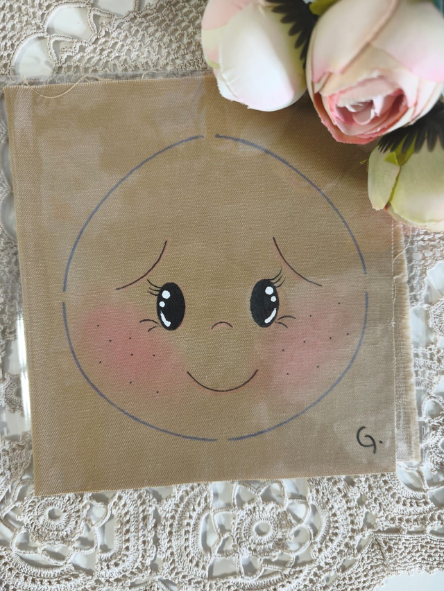 Rosto de boneca grande