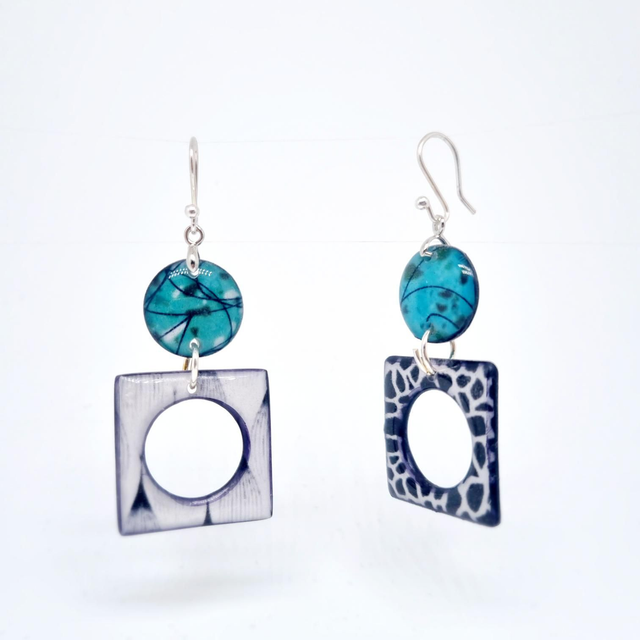 Boucles d&#039;oreilles noir blanc carré 