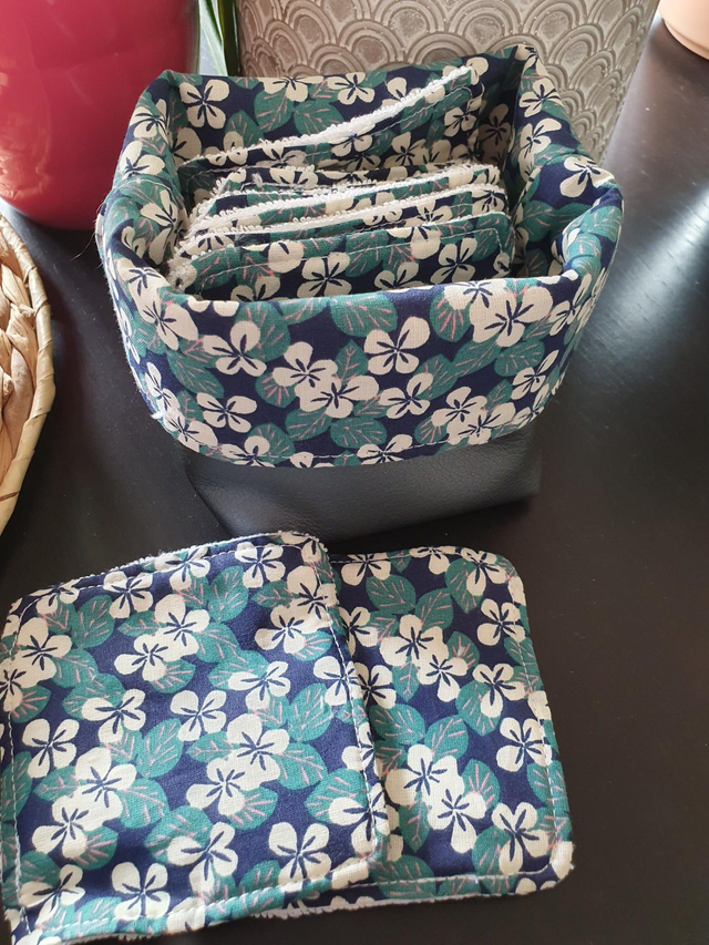 panière et lingettes