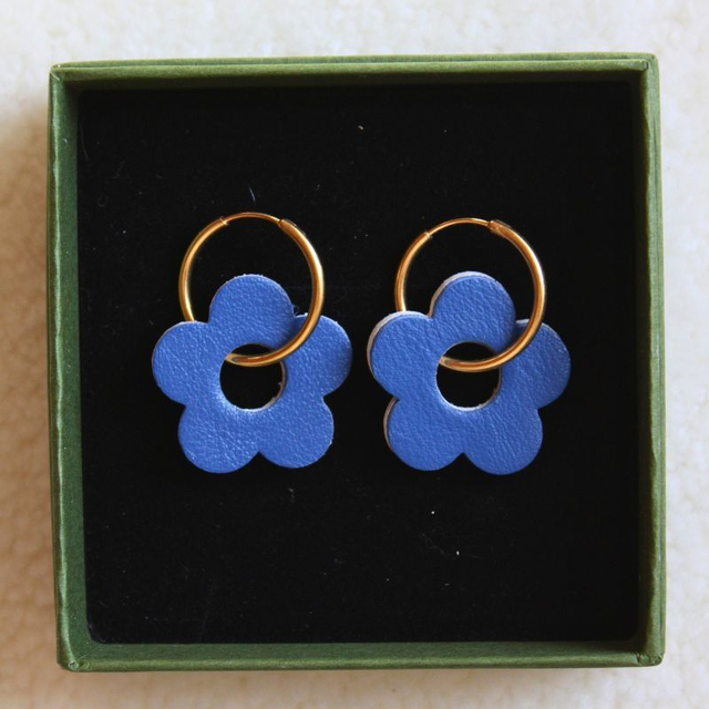 Boucles d’oreilles créoles fleurs 