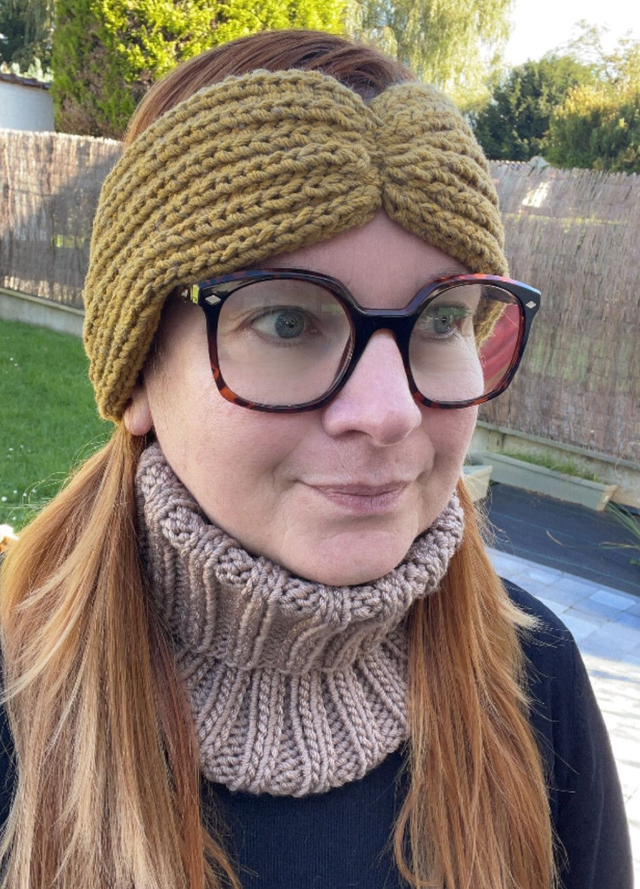 Bandeau large pincé laine recyclée Cannelle