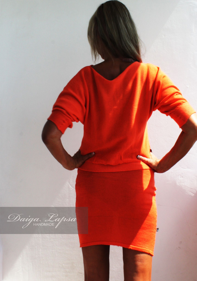 Set, sweater + skirt