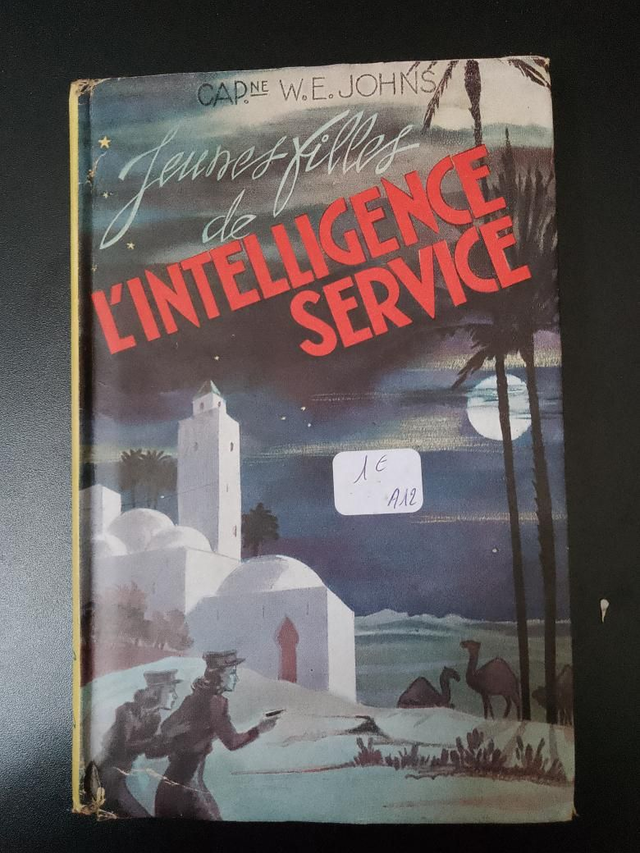 Jeunes filles de l'intelligence service, capitaine W. E. Johns