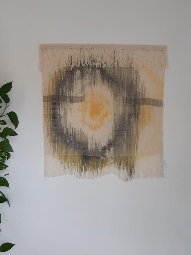 Tissage mural jaune gris