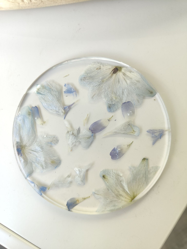 Sous-verres fleurs et résine