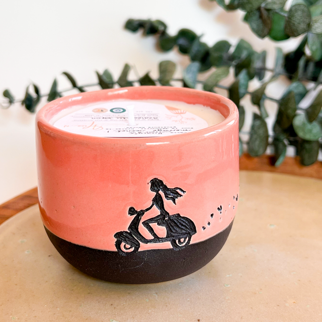 Bougie à message « voir la vie en rose »
