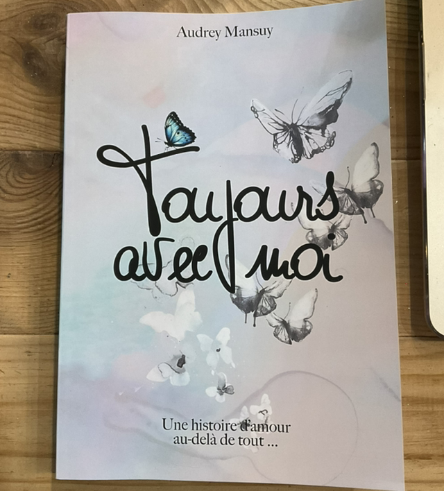 NEW - Livre « Toujours avec moi” - Audrey Mansuy