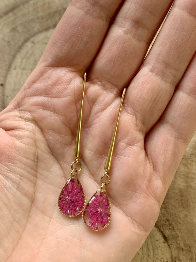 Roses : boucles d'oreilles pendantes (dorées)