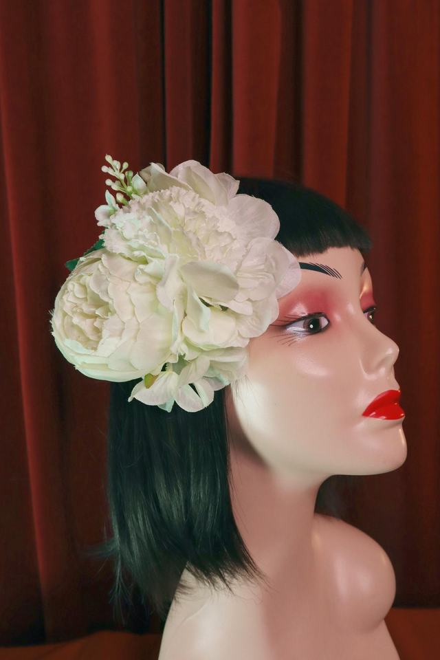 Hair flowers • XL • Night in white satin