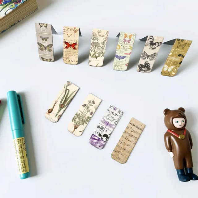 Vintage Notes Magnetic Bookmarks 