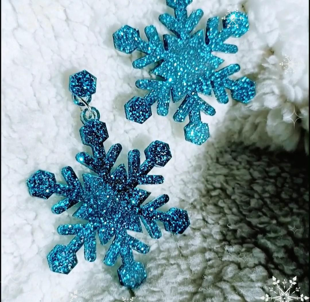 Snowflake Christmas bauble earrings 
