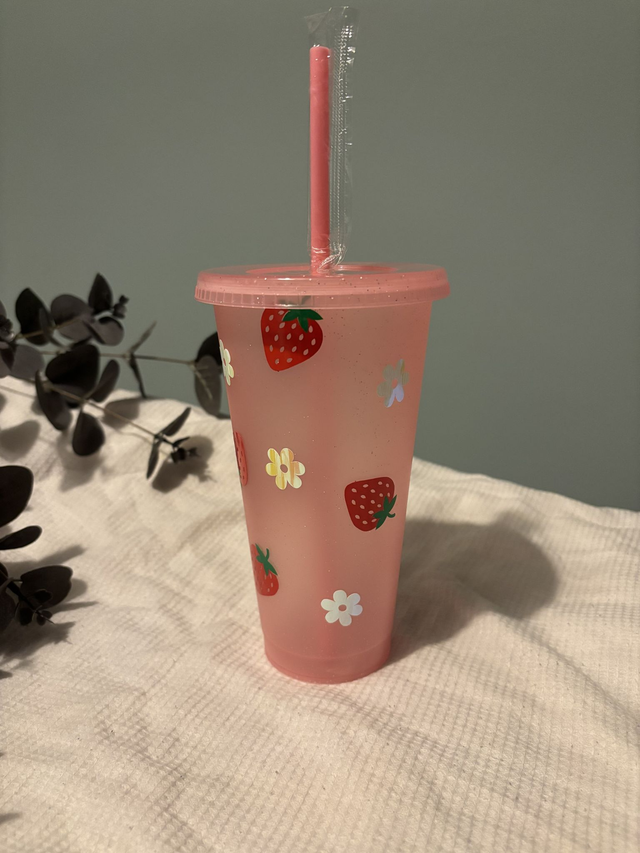 Strawberries and Flowers Cold Cup