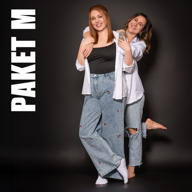 Freundinnen im Fotostudio M