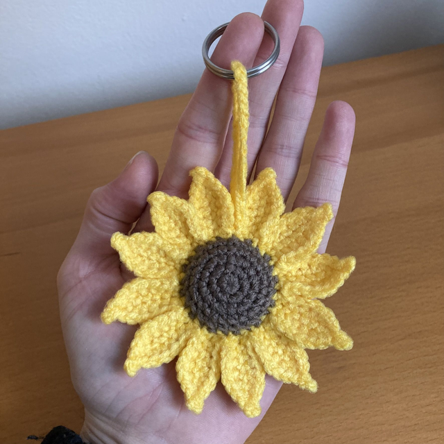 Porte-clés fleur tournesol au crochet