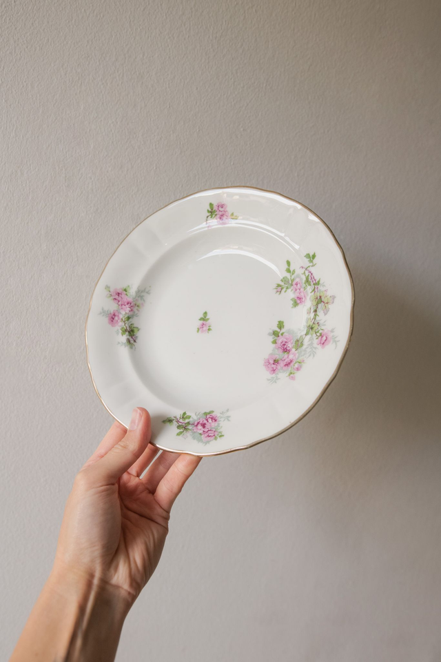 Lot de 4 assiettes creuses à motifs floraux roses 🩷