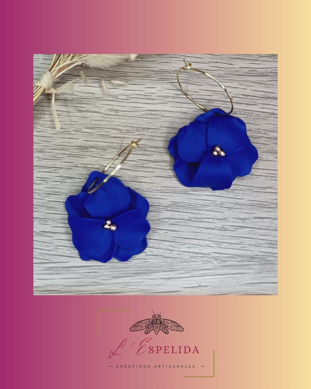 Créoles dorées fleurs bleues et perles dorées 