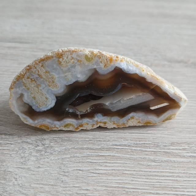 Agaat Geode 8x4x4 cm (12.044)