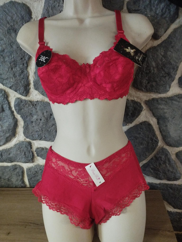 Ensemble 90C Sans rembourrage avec armatures. Shorty en M
