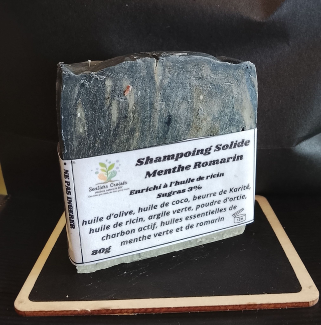 🌿 Shampoing Solide Menthe Romarin – 80 g  Enrichi à l’huile de ricin – Surgraissé 3% Fabrication artisanale – Saponification à froid