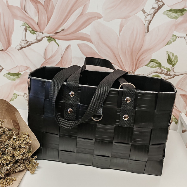 kassikori PIKKUMUSTA