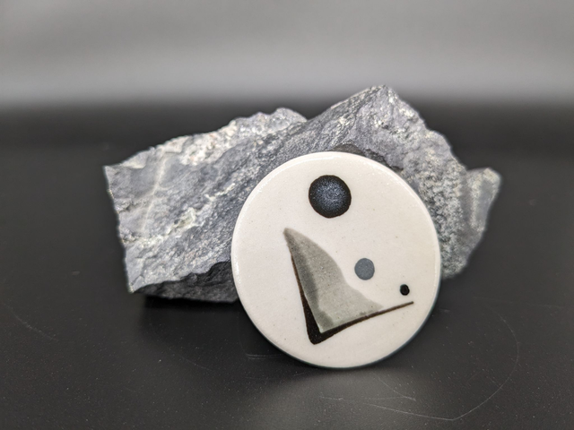 Broche en céramique