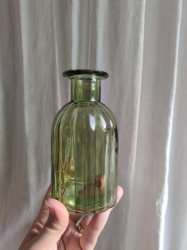 Vase soliflore en verre teinté vert