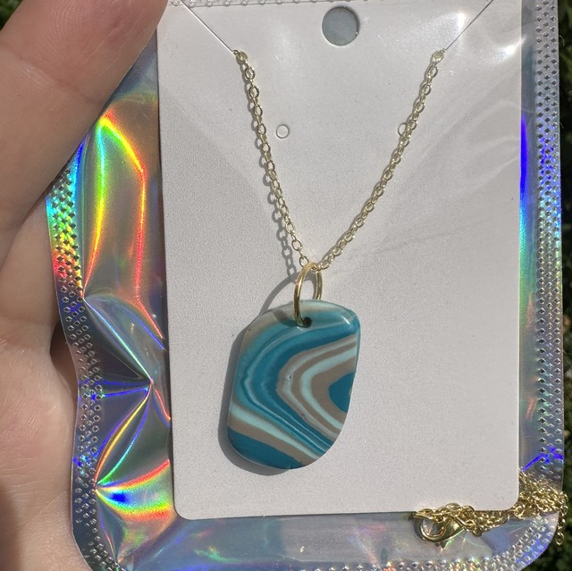 Beach Vibes Pebble Pendant Necklace