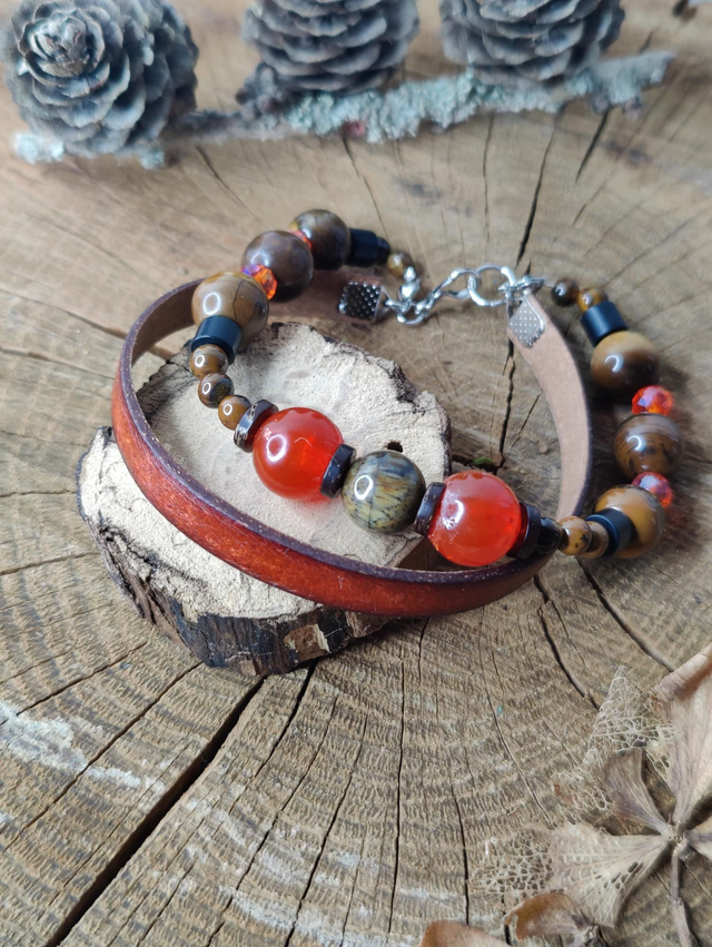 Bracelet homme double cuir rouge, perles de tigre et bois vintage