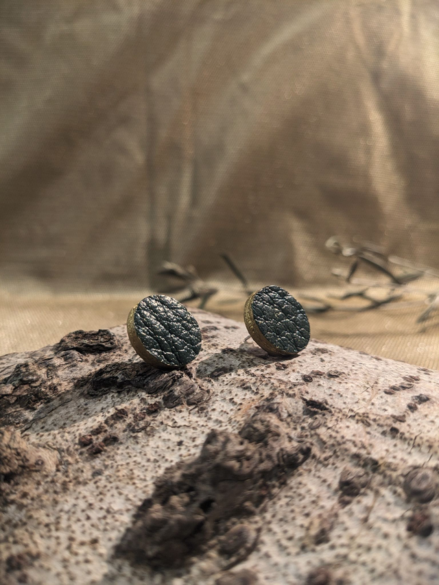 " Vaqueta" - Clous Cuir Vert de Vachette