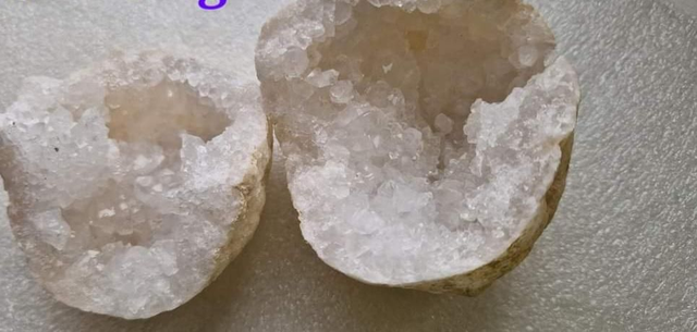 Géode de quartz 495g